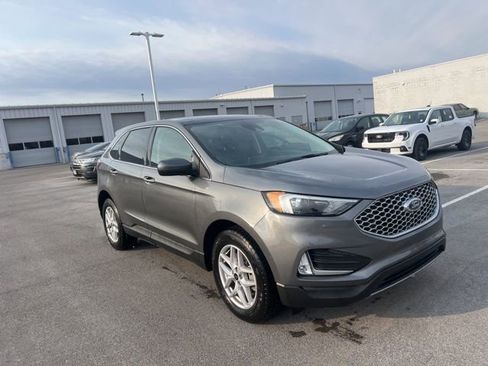 Used 2024 Ford Edge SEL w/ Convenience Package image 5
