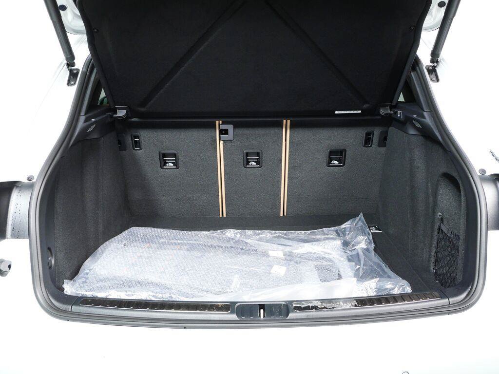 Certified 2026 Porsche Macan AWD/4WD image 29
