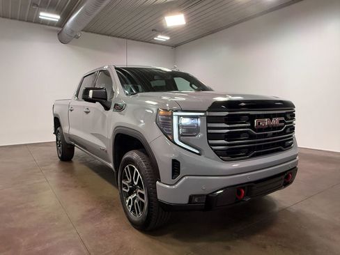 Used 2025 GMC Sierra 1500 AT4 w/ AT4 Preferred Package AWD/4WD image 30