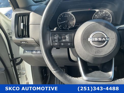 Used 2023 Nissan Pathfinder SL w/ Black Appearance Package FWD image 19