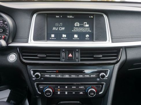 Used 2019 Kia Optima S image 11