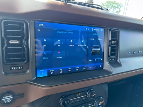 Certified 2024 Ford Bronco Outer Banks AWD/4WD image 14