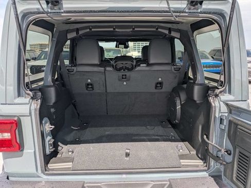 New 2026 Jeep Wrangler Unlimited Sahara AWD/4WD image 12