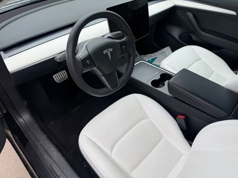 Used 2023 Tesla Model 3 Performance image 3