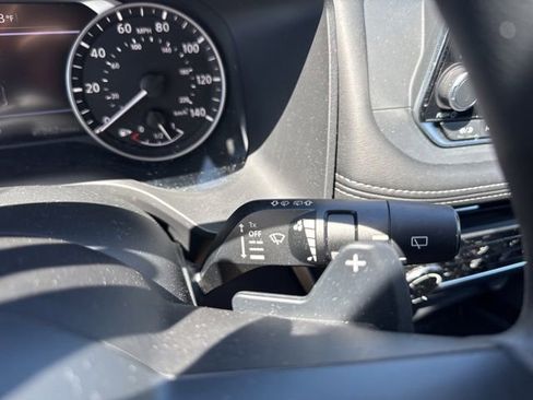 Used 2023 Nissan Rogue S AWD/4WD image 25