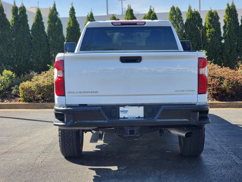 Used 2025 Chevrolet Silverado 2500 Custom image 9