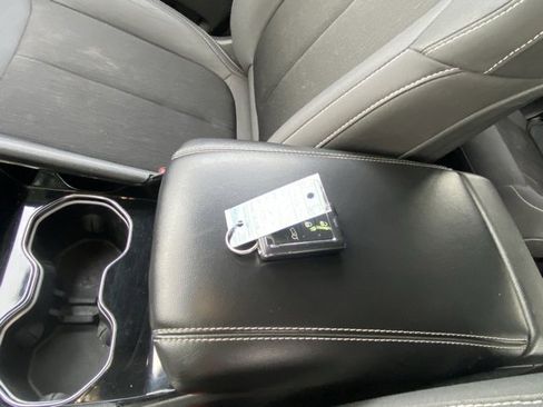 Used 2023 Jeep Grand Cherokee L Laredo image 28