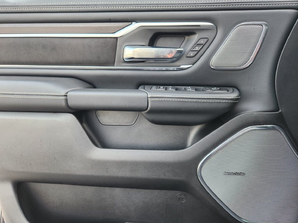 New 2026 RAM 1500 Laramie AWD/4WD image 17