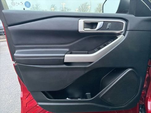 Used 2021 Ford Explorer XLT w/ Equipment Group 202A image 24