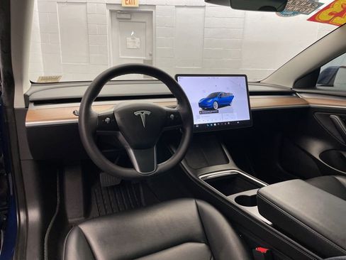 Used 2023 Tesla Model 3 Standard Range image 10
