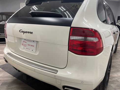 Used 2009 Porsche Cayenne AWD/4WD image 8