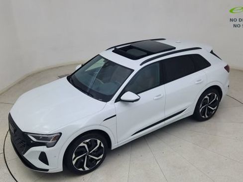 Used 2024 Audi Q8 e-tron Prestige w/ Prestige Package AWD/4WD image 81