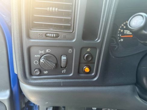 Used 2004 GMC Sierra 1500 SLE image 18