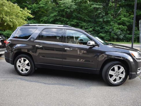 Used 2017 GMC Acadia Limited SLT AWD/4WD image 3