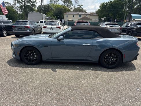 Used 2025 Ford Mustang GT Premium RWD image 4