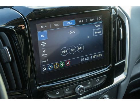 Used 2021 Chevrolet Traverse LT image 22