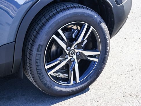 New 2026 Volvo XC40 B5 Core image 10