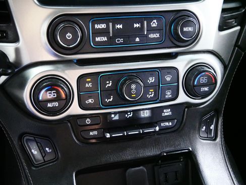 Used 2016 Chevrolet Suburban LT w/ Luxury Package AWD/4WD image 23