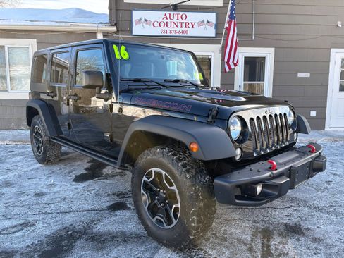 Used 2016 Jeep Wrangler Unlimited Rubicon image 3