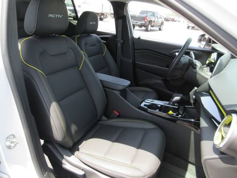 Certified 2025 Chevrolet Trax ACTIV w/ Driver Confidence Package FWD image 21
