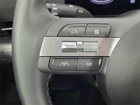 Certified 2025 Hyundai Kona SEL image 28