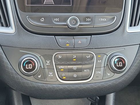 Used 2024 Chevrolet Malibu LT image 17