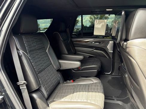 Used 2024 Cadillac Escalade Sport Platinum w/ LPO, Floor Liner Package AWD/4WD image 29