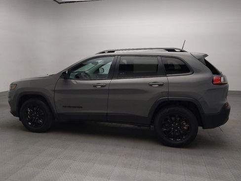 Used 2023 Jeep Cherokee Altitude Lux image 3