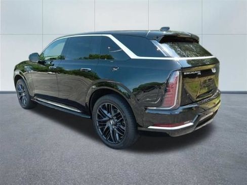 Used 2025 Cadillac Escalade IQ Luxury 2 AWD/4WD image 3