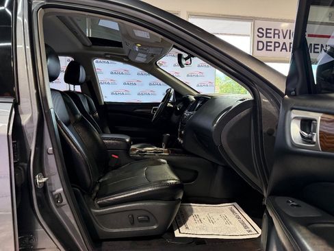 Used 2020 Nissan Pathfinder Platinum image 59