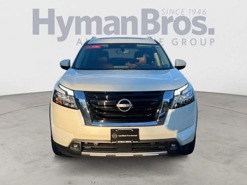 Certified 2023 Nissan Pathfinder Platinum image 9