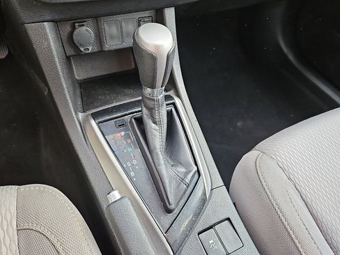 Used 2014 Toyota Corolla LE image 15