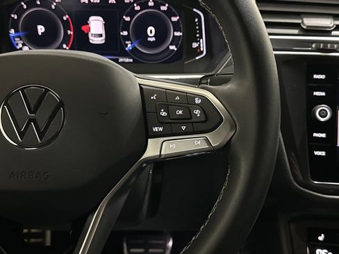 Certified 2023 Volkswagen Tiguan SEL R-Line image 31