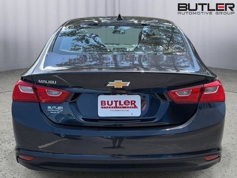 Used 2022 Chevrolet Malibu LS FWD image 5