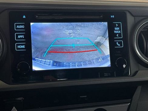 Used 2017 Toyota Tacoma TRD Sport image 20