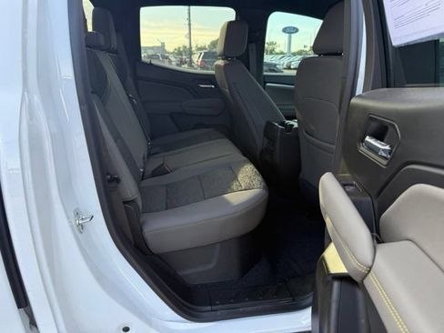 Used 2024 Chevrolet Colorado ZR2 w/ Technology Package AWD/4WD image 13