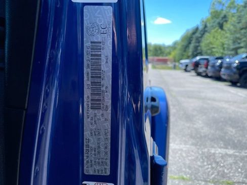 Used 2019 Jeep Wrangler Unlimited Rubicon w/ Uconnect 4C Nav & Sound Group AWD/4WD image 34
