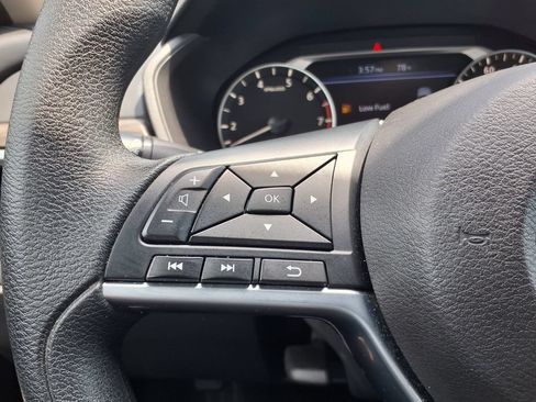 Used 2025 Nissan Altima 2.5 SV FWD image 22