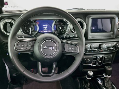 Used 2023 Jeep Wrangler Unlimited AWD/4WD image 17