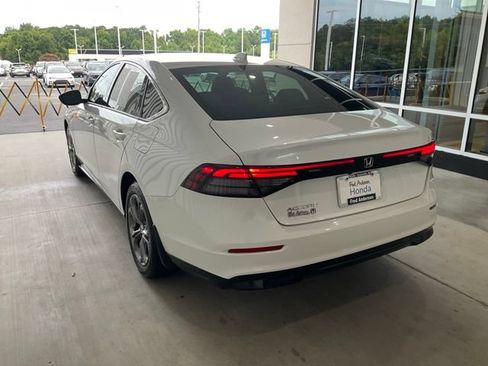 Used 2024 Honda Accord EX image 19