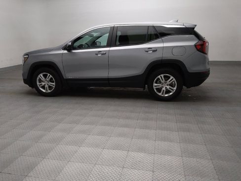 Used 2024 GMC Terrain SLE FWD image 3