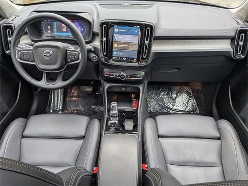 Certified 2024 Volvo XC40 B5 Ultimate w/ Climate Package image 15