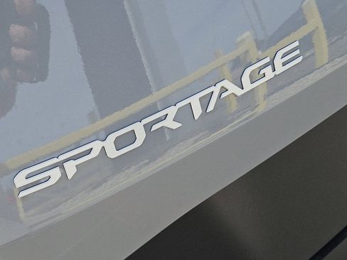 New 2026 Kia Sportage EX image 8
