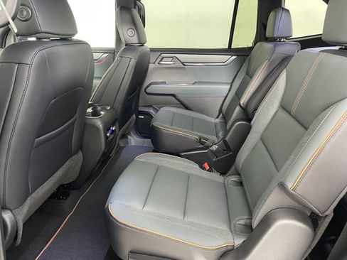 New 2026 GMC Acadia AT4 w/ Luxury Package AWD/4WD image 9