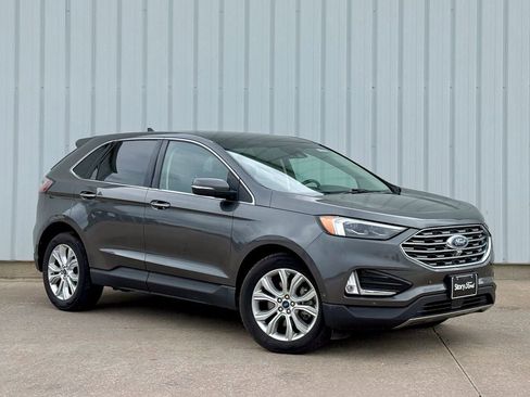 Used 2020 Ford Edge Titanium w/ Equipment Group 301A AWD/4WD image 8