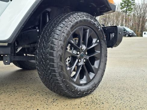 Used 2025 Jeep Wrangler Unlimited Sahara image 19