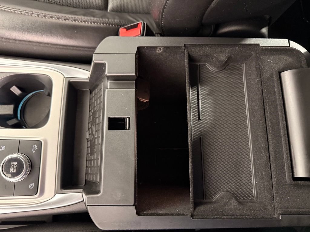 Used 2020 Ford Explorer Platinum AWD/4WD image 32