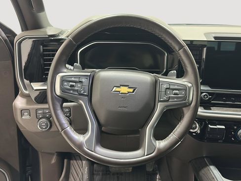 Used 2022 Chevrolet Silverado 1500 LTZ w/ LTZ Premium Package image 9