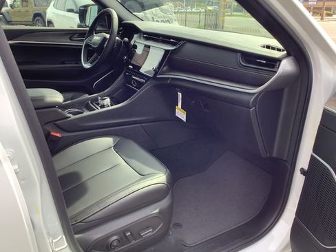 New 2026 Jeep Grand Cherokee Limited w/ Limited Altitude Package image 37