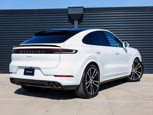 New 2025 Porsche Cayenne Turbo image 7